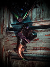 Load image into Gallery viewer, Town Scryer