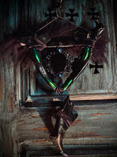 Load image into Gallery viewer, Town Scryer